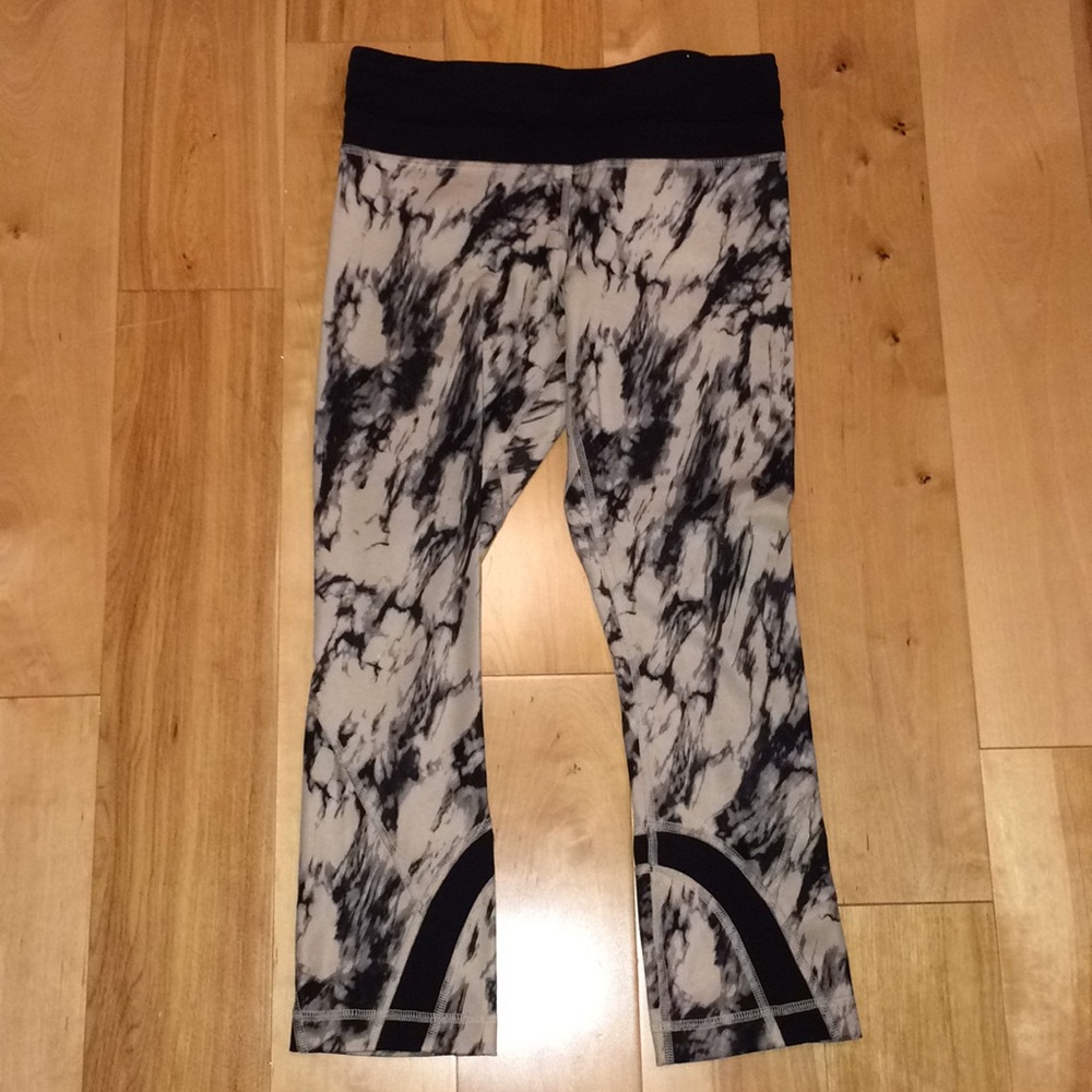 Lululemon Inspire Crop